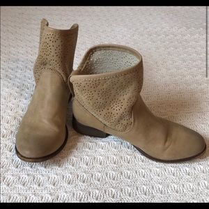 Roxy Tan Ankle Boots